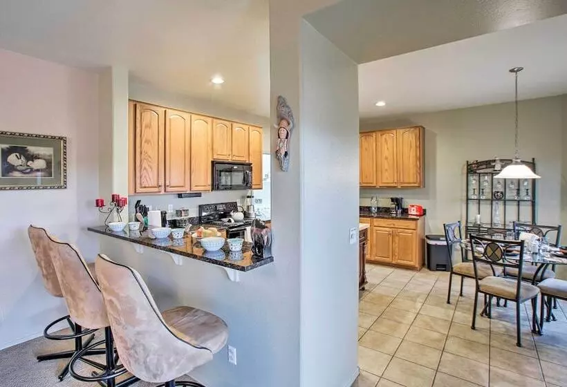 San Tan Mountain Escape W/ Patio & Pool Access!