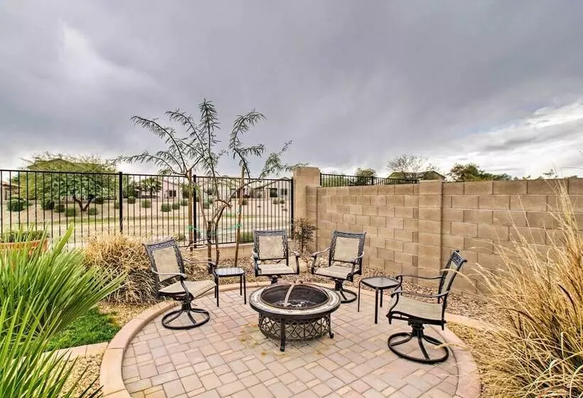 San Tan Mountain Escape W/ Patio & Pool Access!