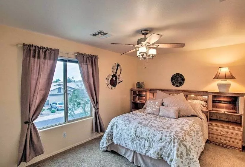San Tan Mountain Escape W/ Patio & Pool Access!