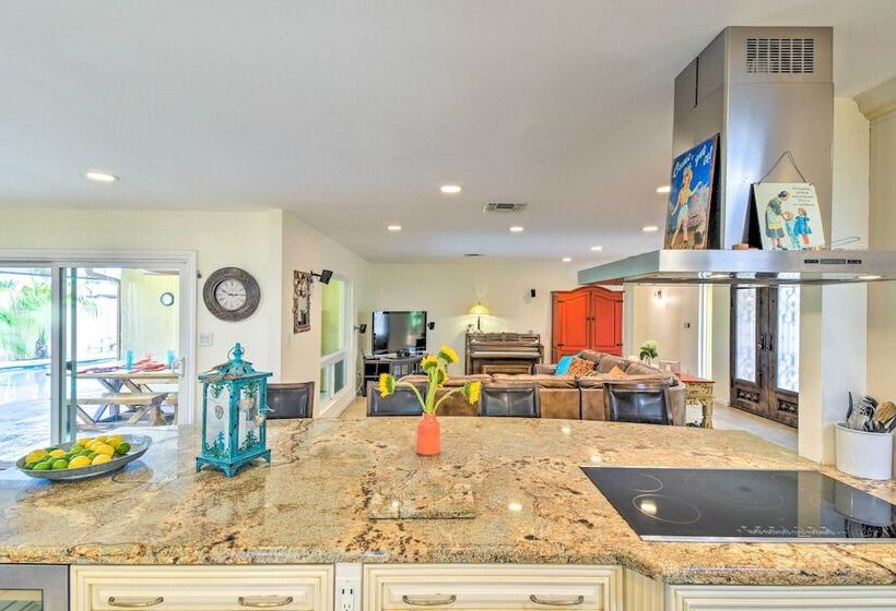 Scottsdale Oasis W/ Heated Pool & Hot Tub!