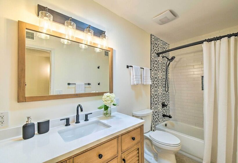 Scottsdale Oasis W/ Heated Pool & Hot Tub!