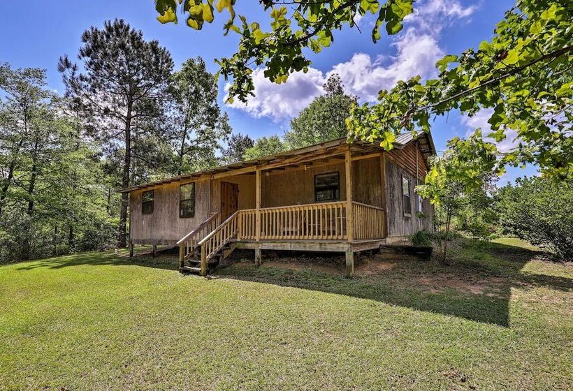 Secluded Cabin W/ Pond ~ 37 Mi To Gulf Coast!