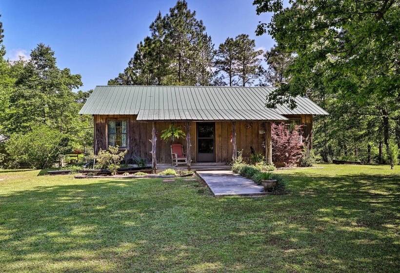 Secluded Cabin W/ Pond ~ 37 Mi To Gulf Coast!