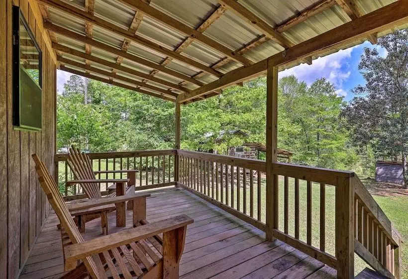 Secluded Cabin W/ Pond ~ 37 Mi To Gulf Coast!