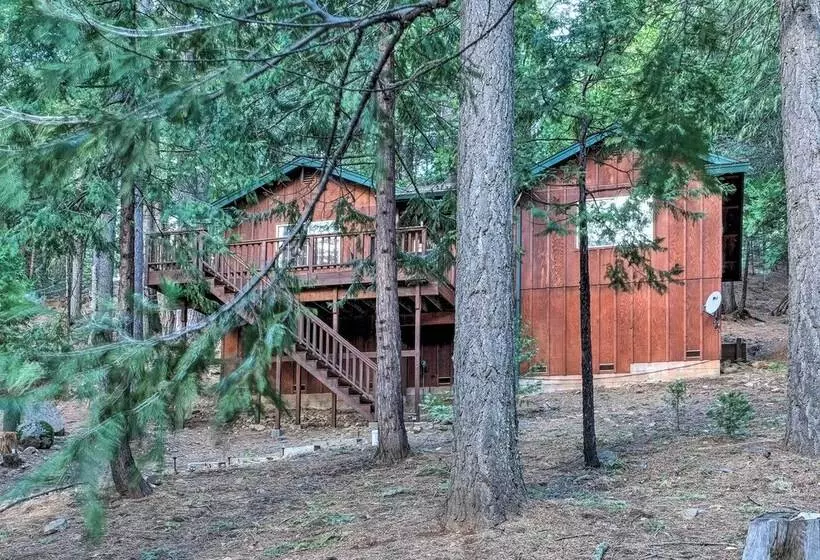 4 Mi To Big Tree State Park: Serene Cabin W/ Deck