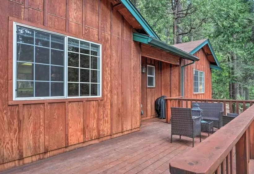4 Mi To Big Tree State Park: Serene Cabin W/ Deck