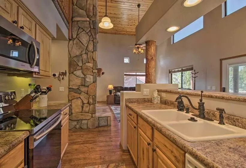 Close To Golf & Hiking: Show Low Family Cabin
