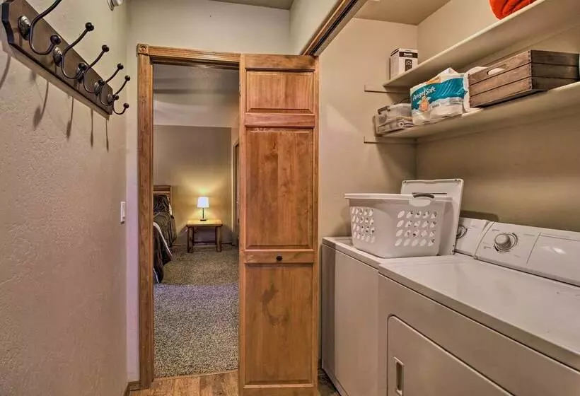 Close To Golf & Hiking: Show Low Family Cabin