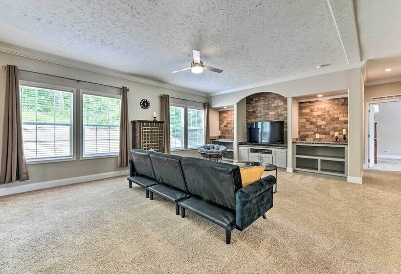 Spacious Blue Ridge Abode W/ Private Pond!