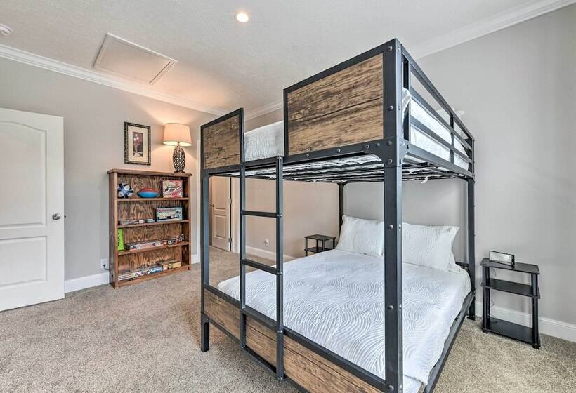 Spacious Blue Ridge Abode W/ Private Pond!