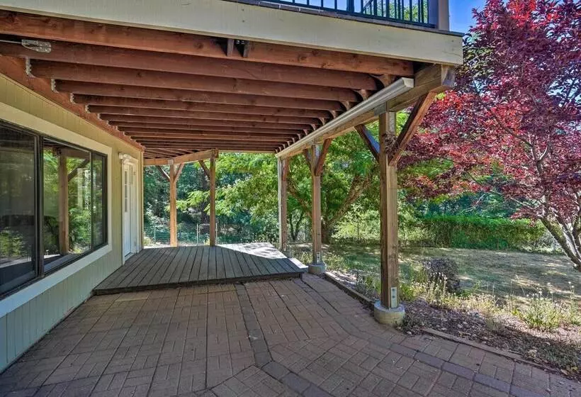 Deck & Grill: Camino Home In Wine Country!