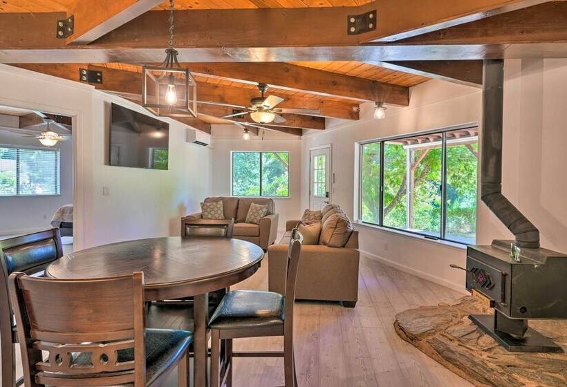 Deck & Grill: Camino Home In Wine Country!