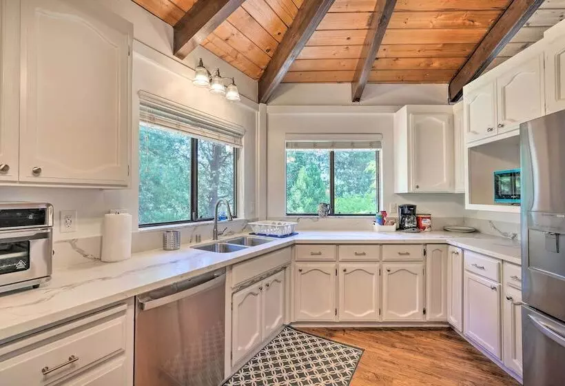 Deck & Grill: Camino Home In Wine Country!