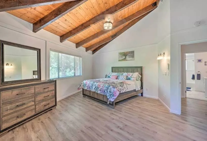 Deck & Grill: Camino Home In Wine Country!