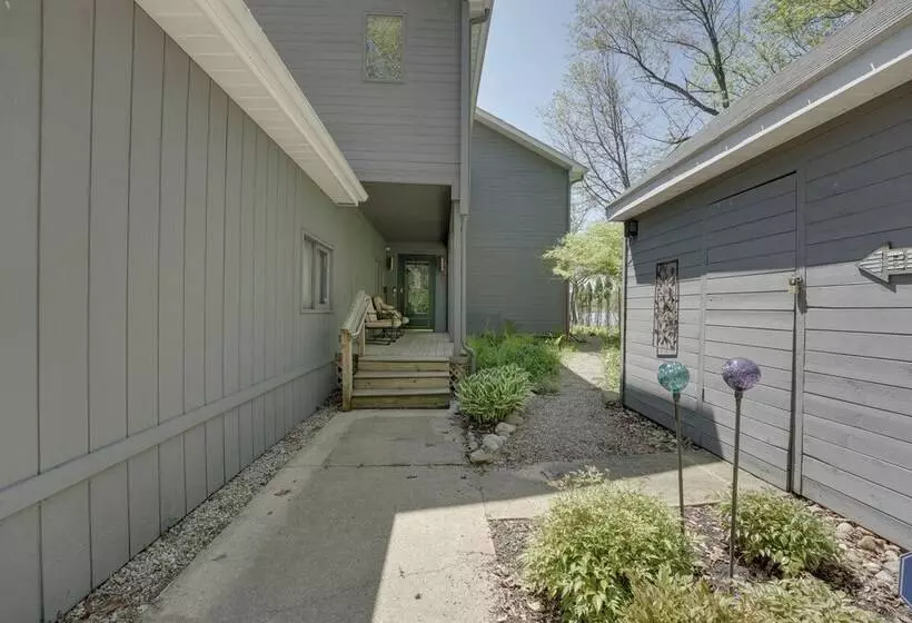 Spacious Delton Home W/ Fire Pit + Lake Views