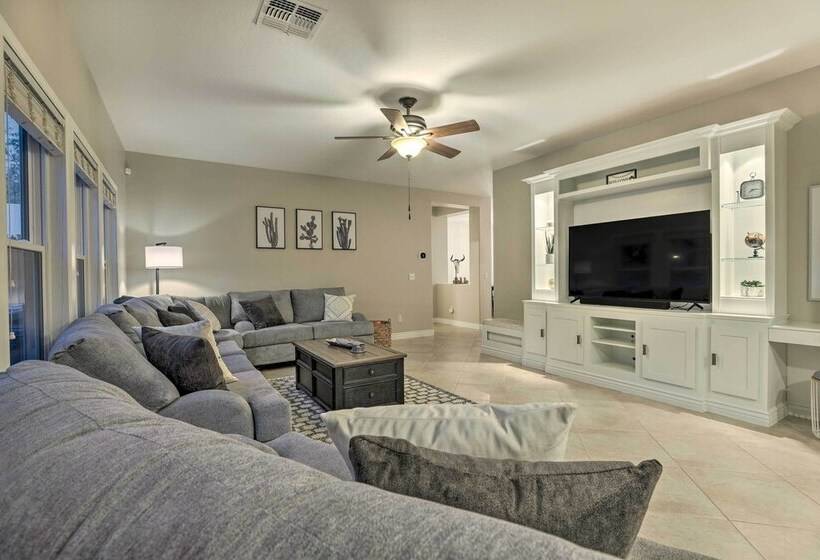 Spacious Gilbert Escape W/ Pool & Hot Tub!