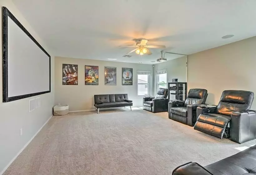 Spacious Gilbert Escape W/ Pool & Hot Tub!