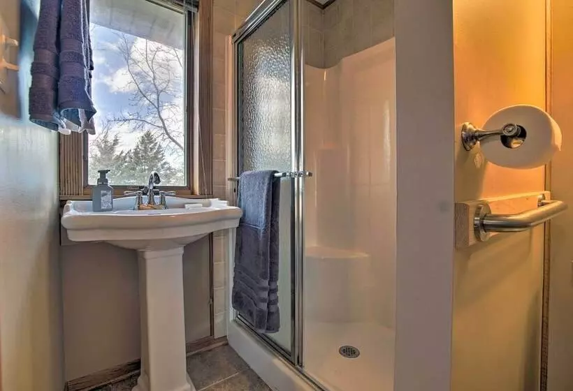 Vivid  Cedar Ridge  Cabin ~ 23 Miles To Wichita!