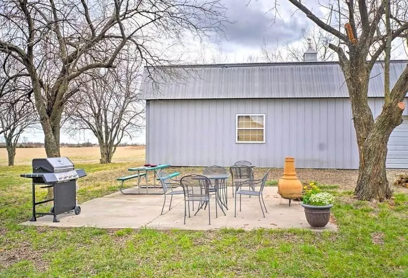 Vivid  Cedar Ridge  Cabin ~ 23 Miles To Wichita!