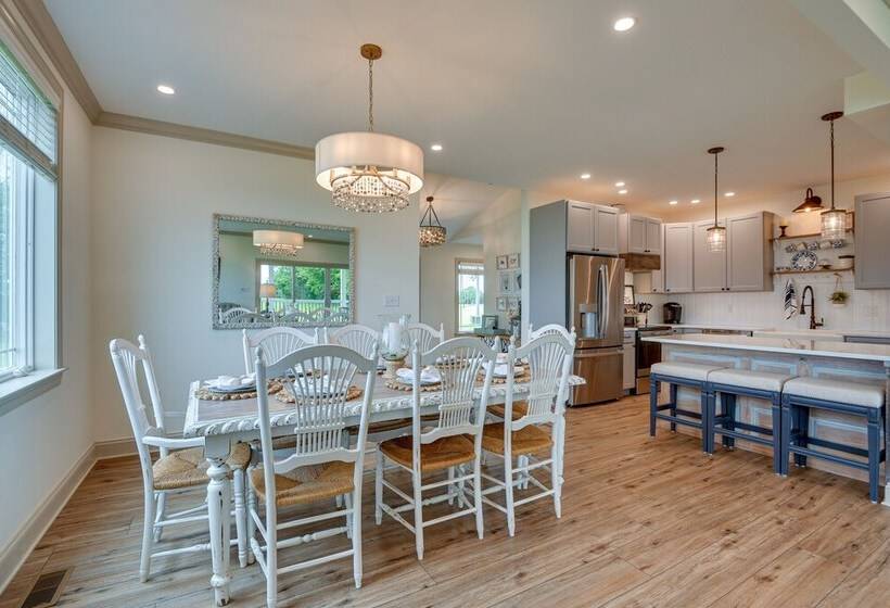 Waterfront Maryland Vacation Home: Private Beach!