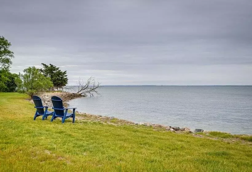 Waterfront Maryland Vacation Home: Private Beach!