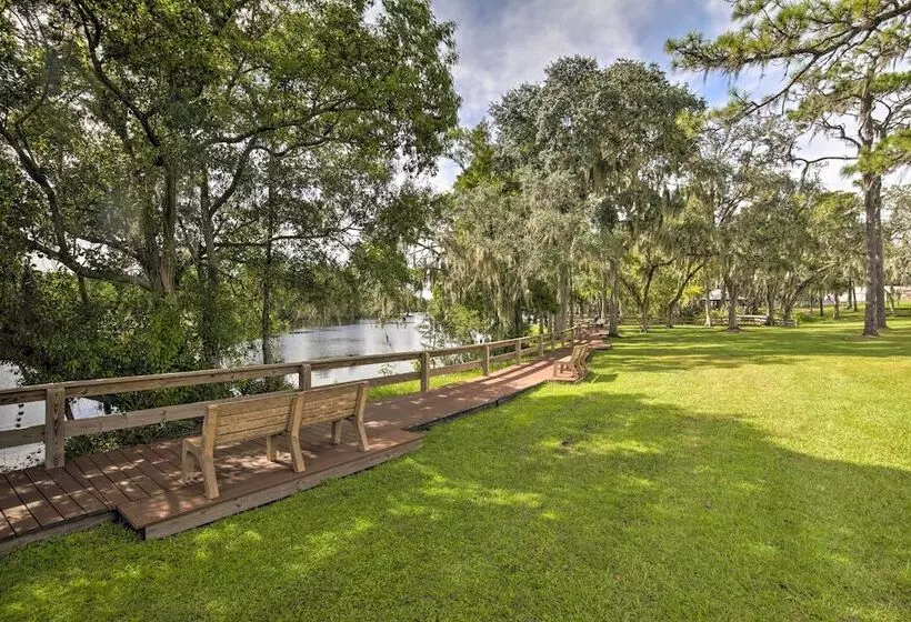 Well Appointed Tampa Home: 4 Mi To Usf Campus