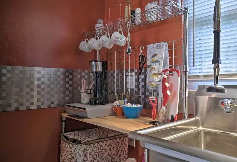 Well Appointed Tampa Home: 4 Mi To Usf Campus