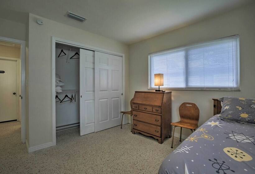 Well Appointed Tampa Home: 4 Mi To Usf Campus