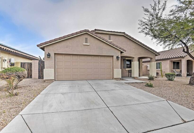 West Phoenix Home: Hike, Dine & Golf Nearby!