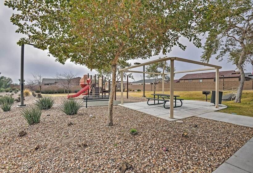 West Phoenix Home: Hike, Dine & Golf Nearby!