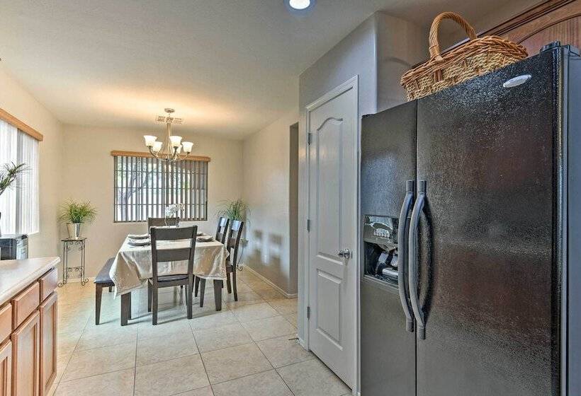 West Phoenix Home: Hike, Dine & Golf Nearby!