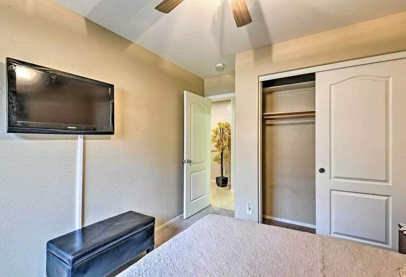 West Phoenix Home: Hike, Dine & Golf Nearby!