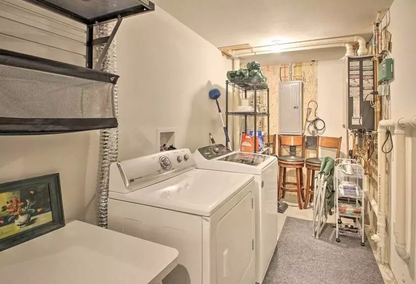 White Mountain Home Near Lakes & Kancamagus Hwy!