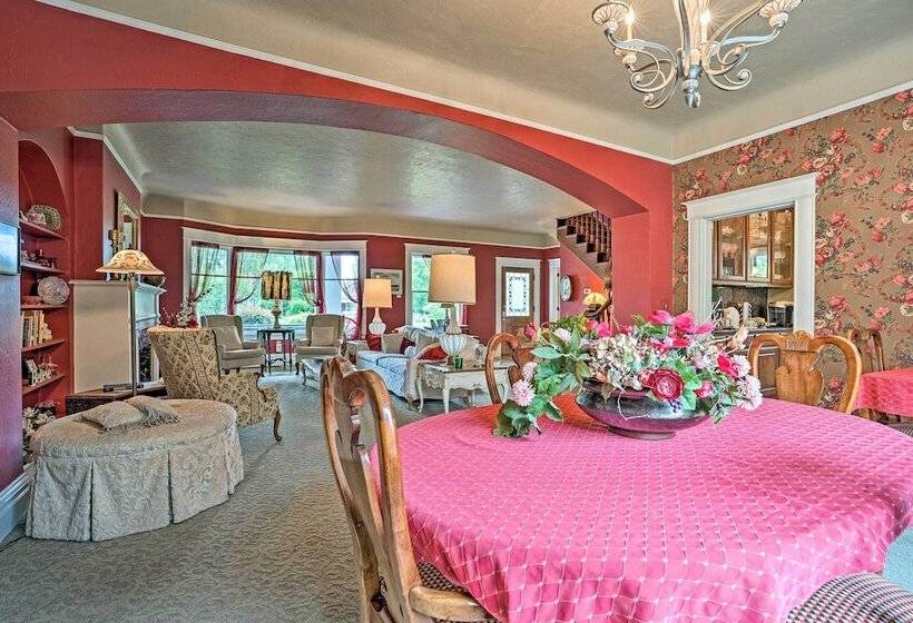 Wine Country Home With Yard; Walk To Downtown!