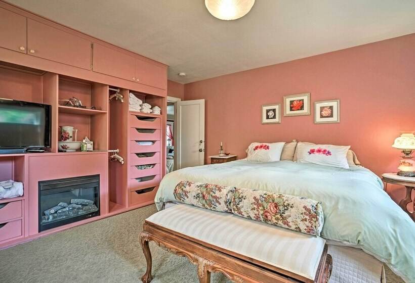 Wine Country Home With Yard; Walk To Downtown!