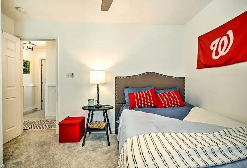 Berkeley Springs Vacation Home W/ Fire Pit!