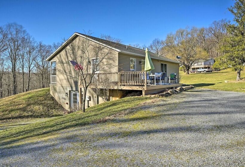 Berkeley Springs Vacation Home W/ Fire Pit!
