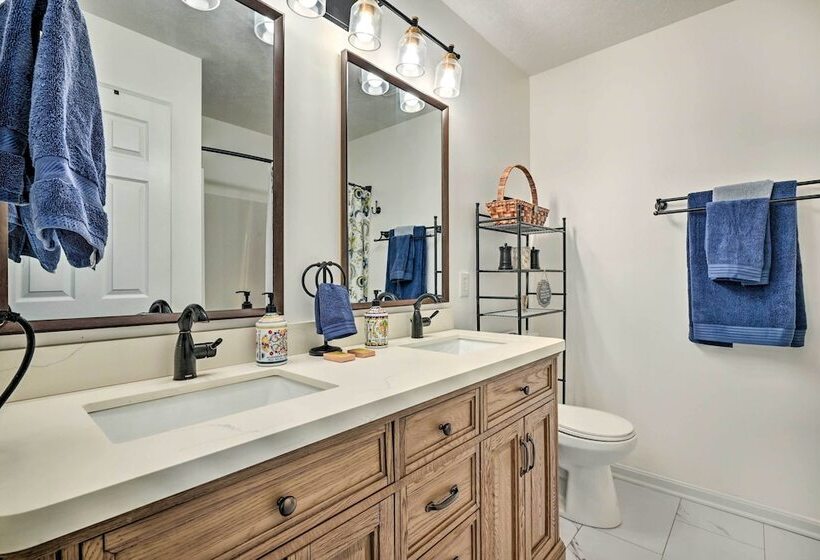 Berkeley Springs Vacation Home W/ Fire Pit!