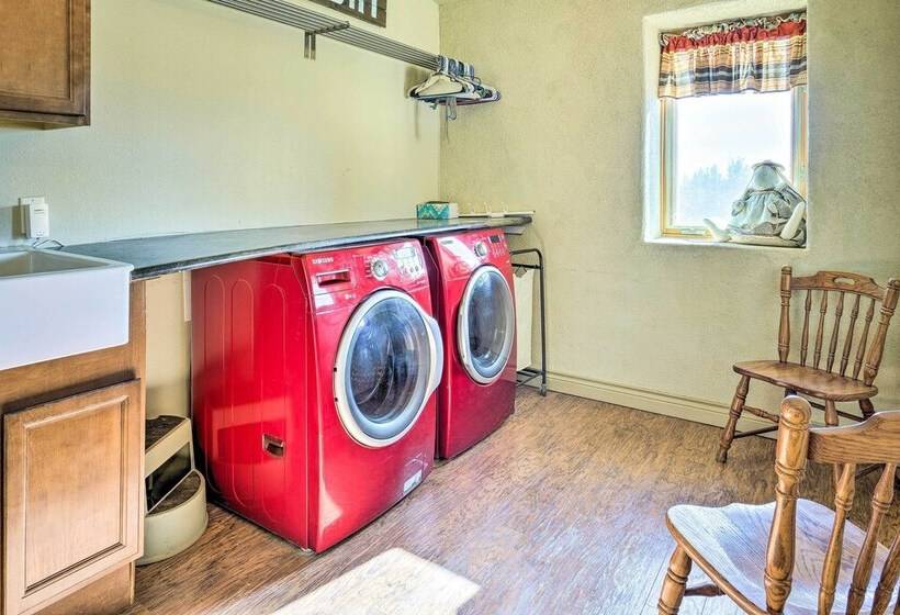 Beulah Home W/ Wraparound Porch & Mtn Views