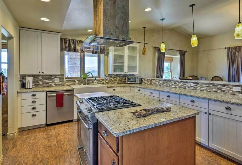 Beulah Home W/ Wraparound Porch & Mtn Views