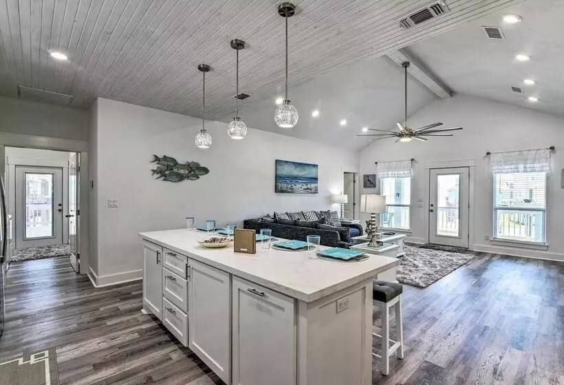 Steps To Coast: Bolivar Peninsula Beach House!