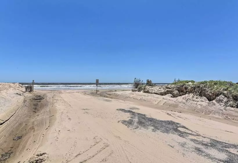 Steps To Coast: Bolivar Peninsula Beach House!