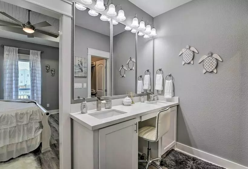 Steps To Coast: Bolivar Peninsula Beach House!