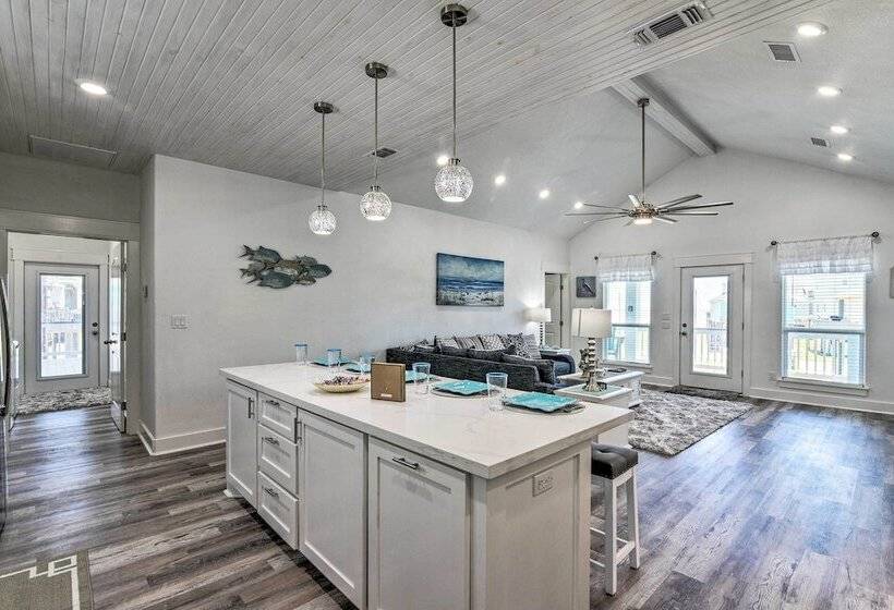 Steps To Coast: Bolivar Peninsula Beach House!