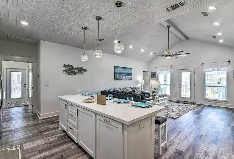 Steps To Coast: Bolivar Peninsula Beach House!