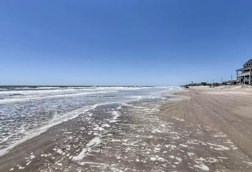 Steps To Coast: Bolivar Peninsula Beach House!