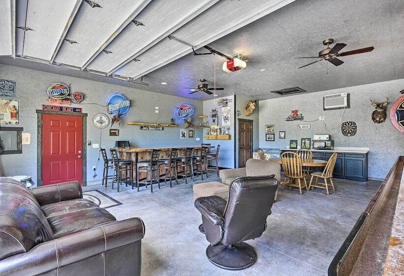 Cabin 1 Mi To Sand Valley, 1 Block To Beach