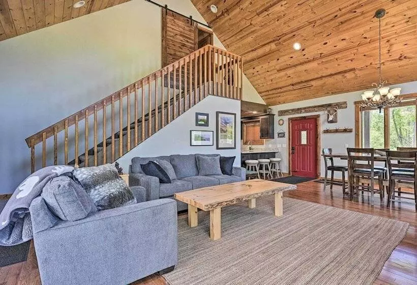 Cabin 1 Mi To Sand Valley, 1 Block To Beach