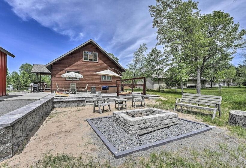 Cabin 1 Mi To Sand Valley, 1 Block To Beach