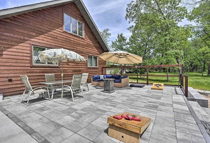 Cabin 1 Mi To Sand Valley, 1 Block To Beach